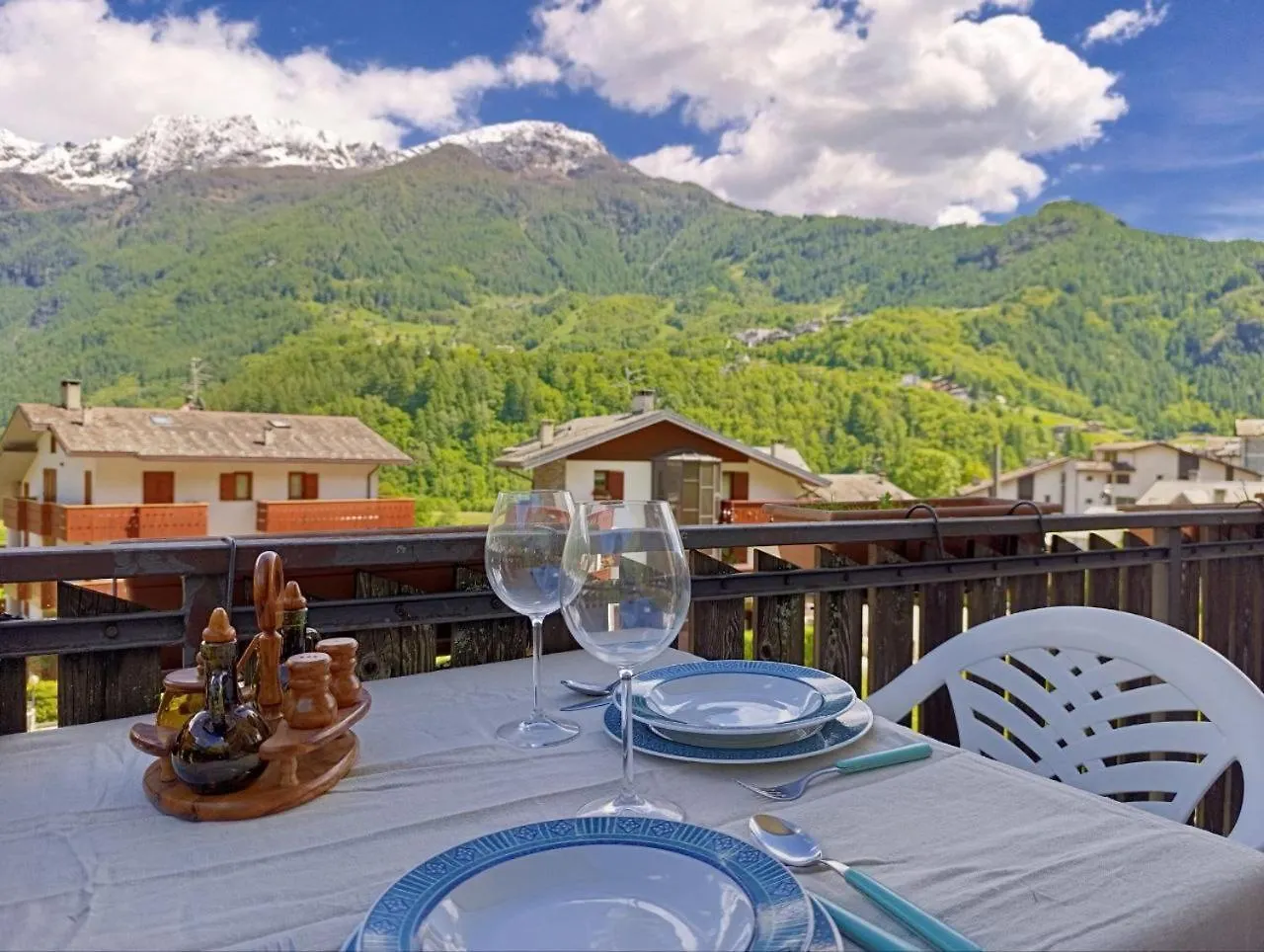 Cozy Alpine Nest - Near Ski Lifts Chiesa in Valmalenco 0*,
